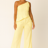 Conjunto amarelo: top um ombro com babado na lateral e calça ampla