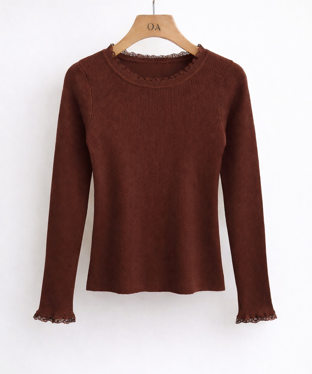 Blusa marrom de malha manga longa com punhos rendados e gola canelada