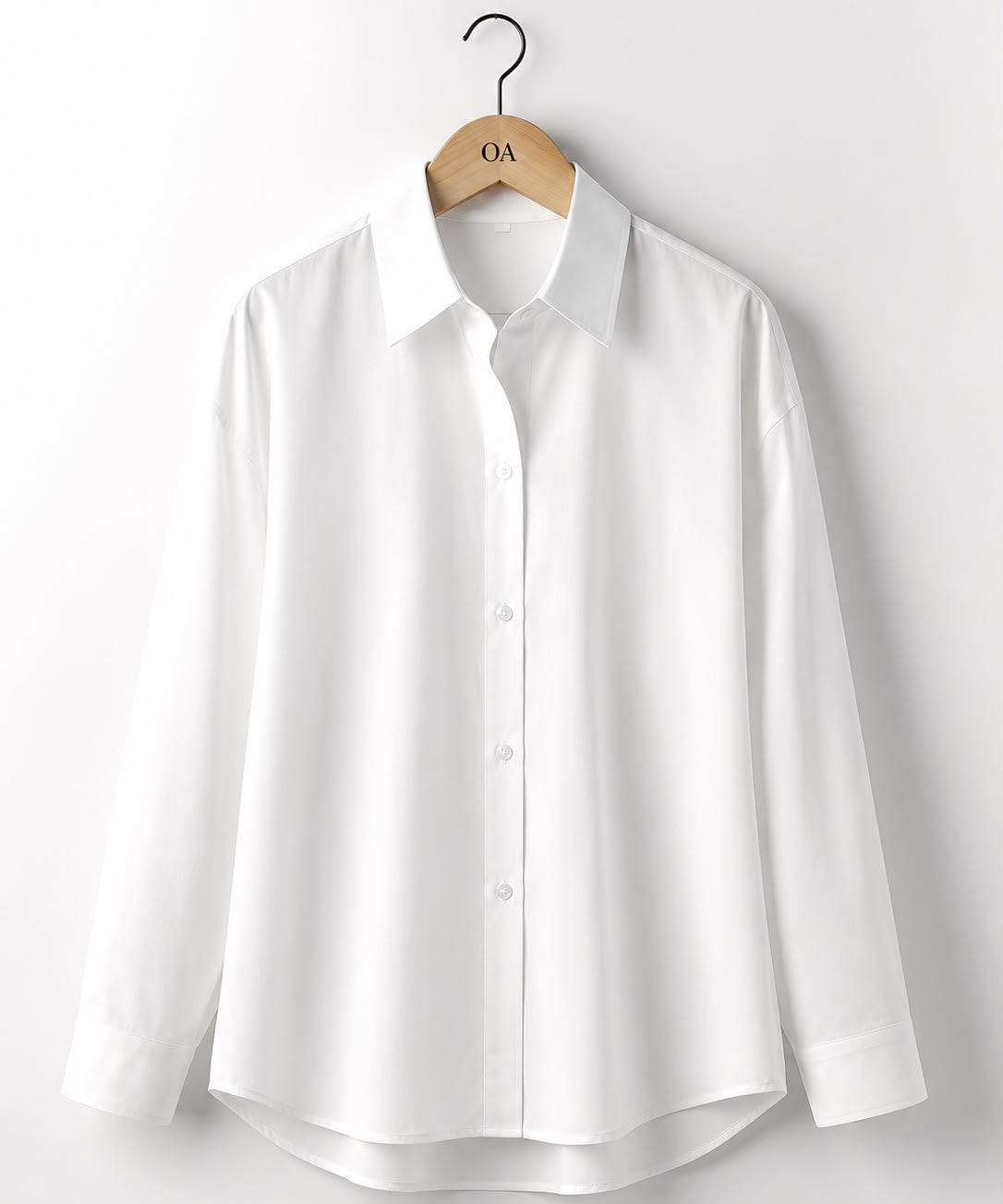 Camisa Greta branca: gola e botões frontais, manga longa