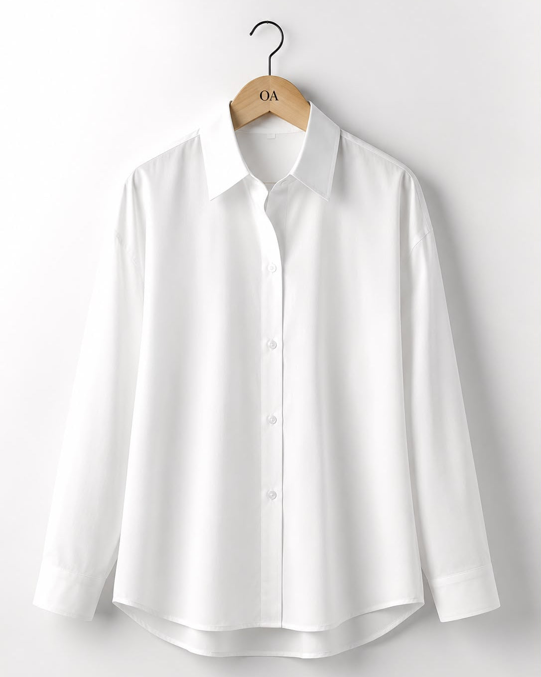 Camisa Greta branca: gola e botões frontais, manga longa