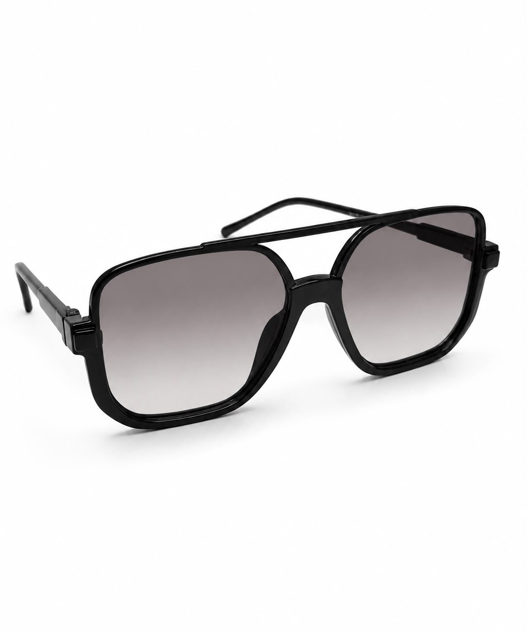 Óculos Nikki com armação preta e lentes cinza degradê