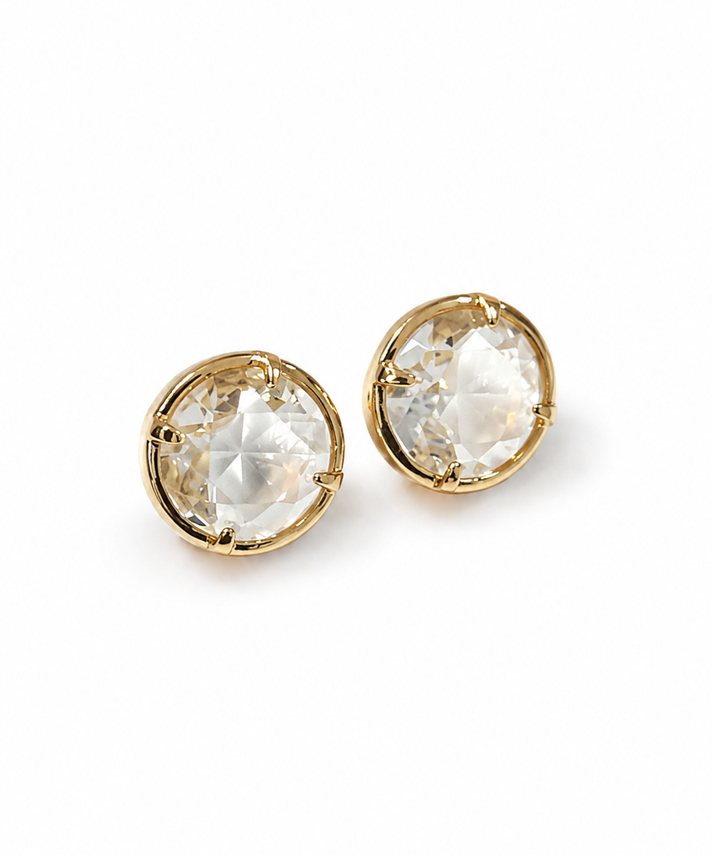 Par de brincos com pedra cristal transparente e aro dourado