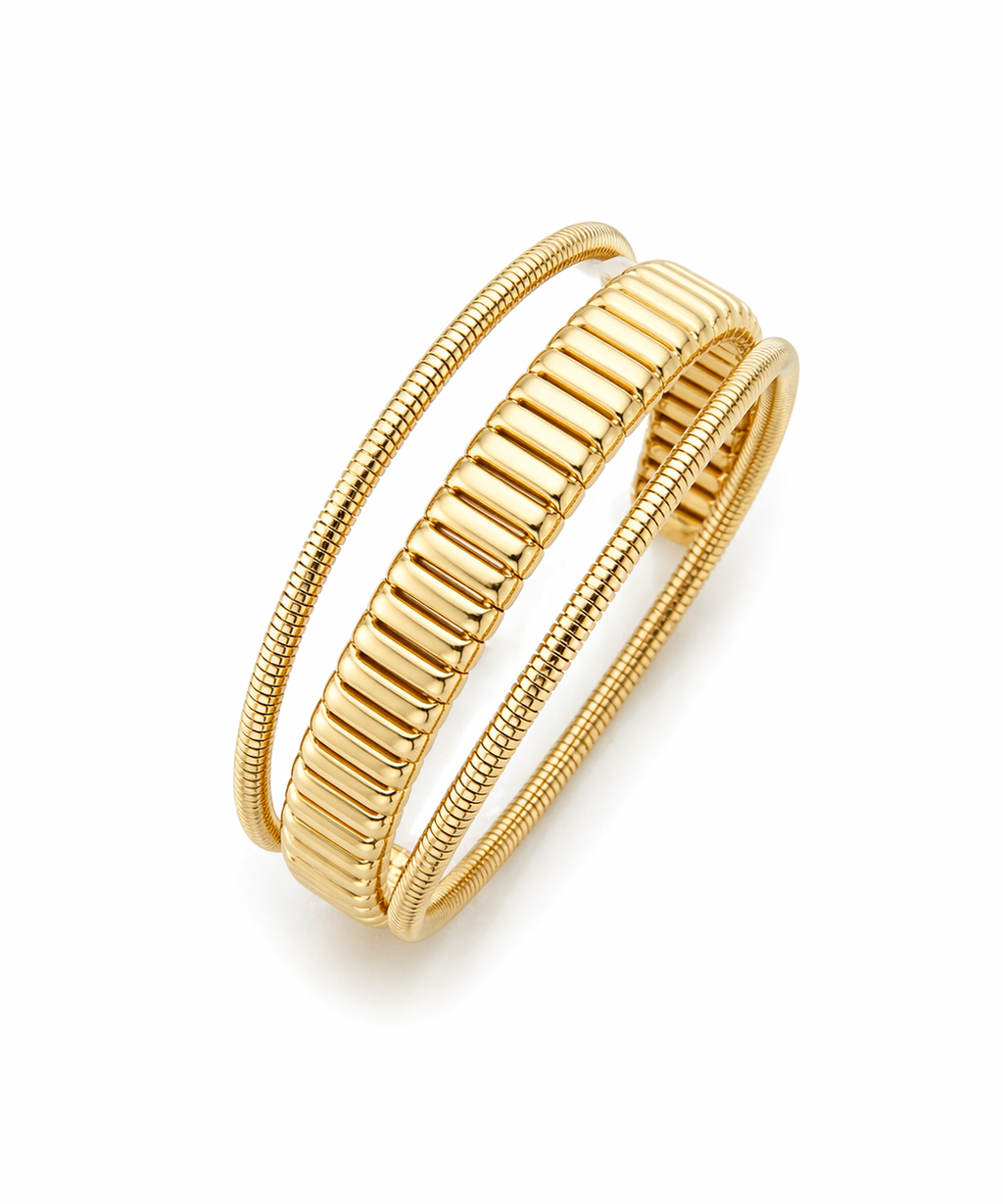 Pulseira Lola dourada com três voltas e detalhes retangulares