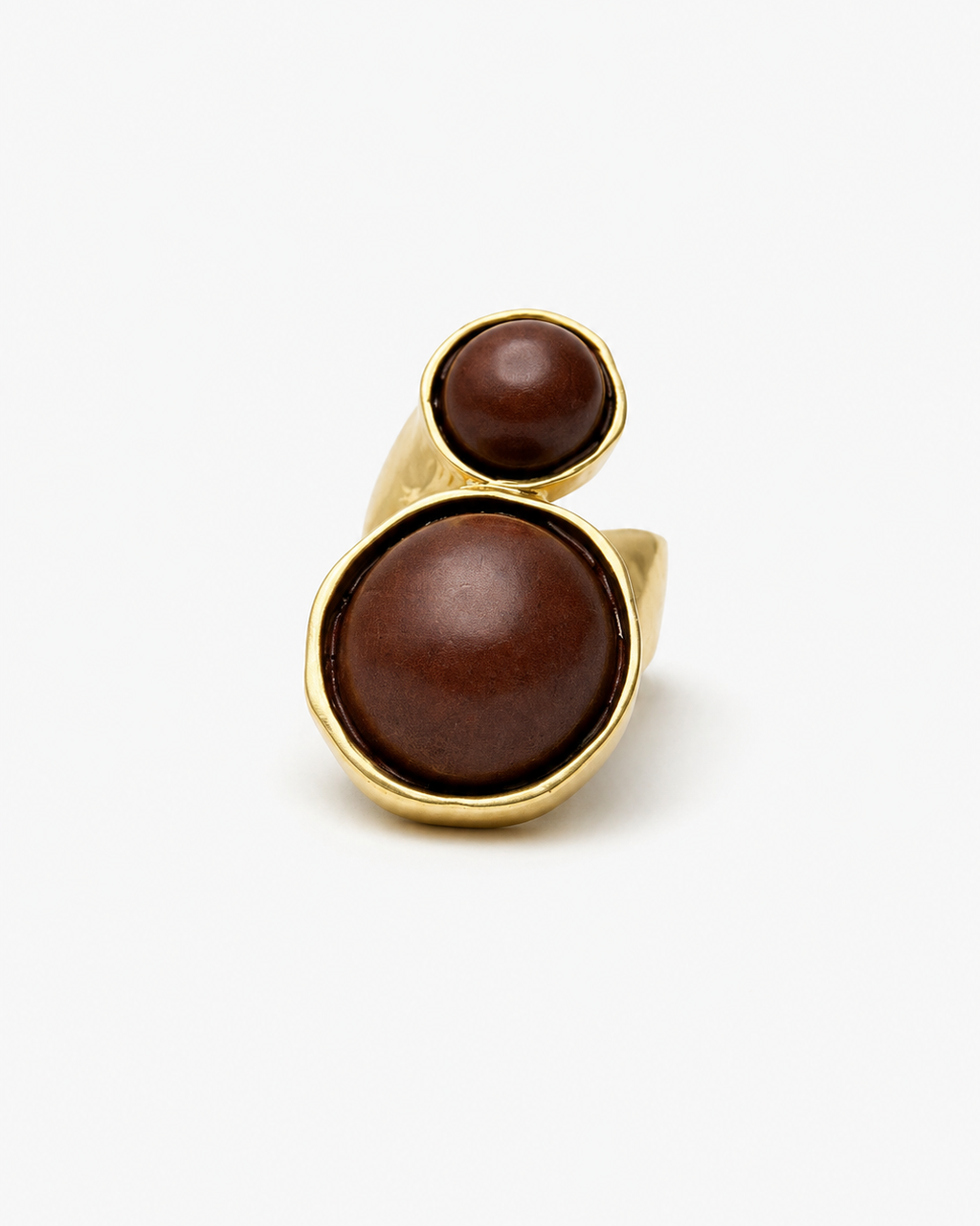 Anel duplo com duas pedras ovais marrons e aro dourado