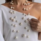 Colar New Duke com contas esféricas estilo pérola e pingentes em gota