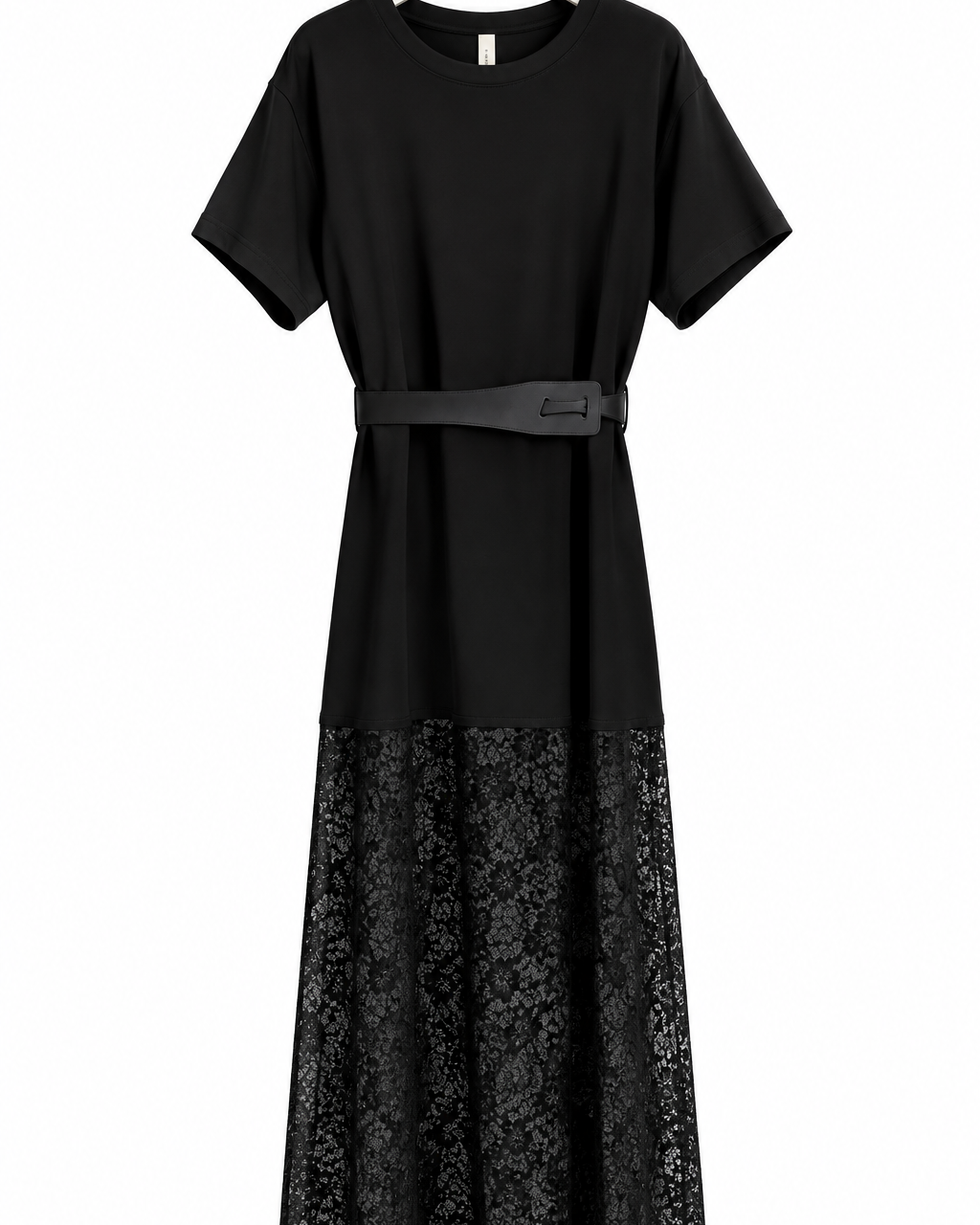 Vestido Maria Bruna preto, com mangas curtas, cinto e barra longa de renda