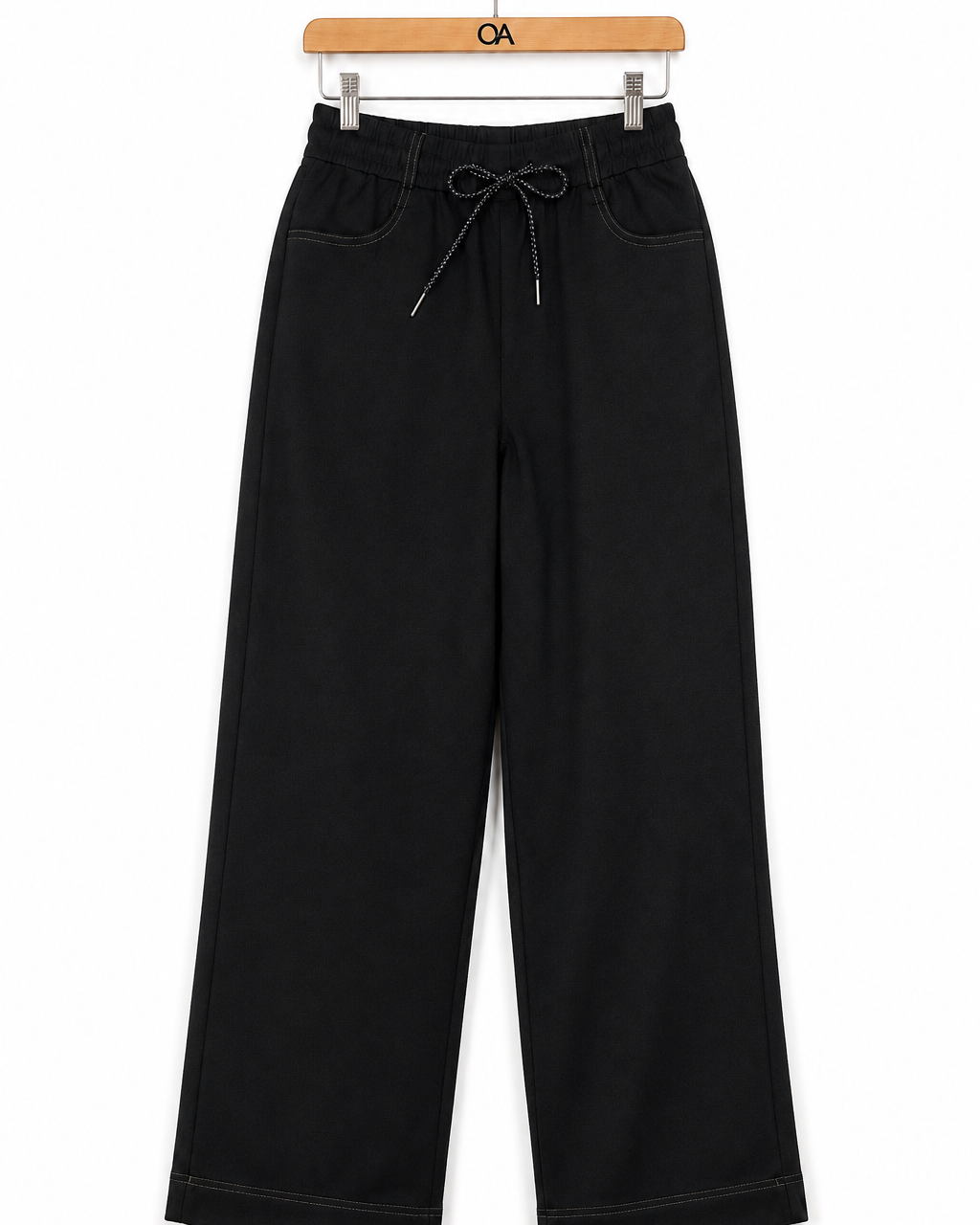 Calça jeans preta ampla com cordão na cintura e barra larga