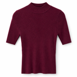Blusa de tricô vinho com gola alta canelada e bainha reta