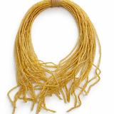 Colar de festa dourado com miçangas em várias voltas e franjas soltas