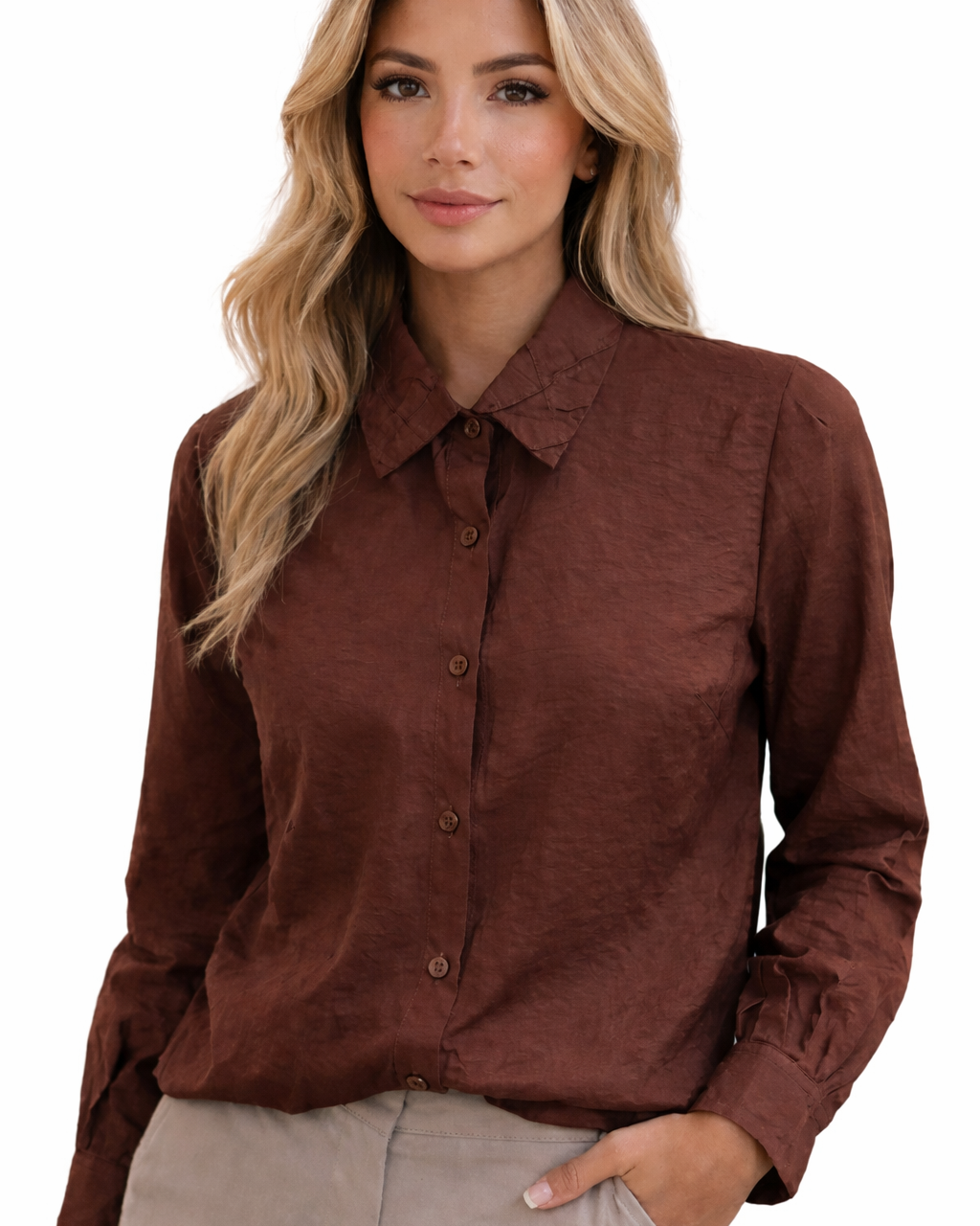 Camisa bordô de manga longa, abotoamento central e gola clássica com lapela