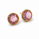 Par de brincos com pedra cristal rosa e aro dourado