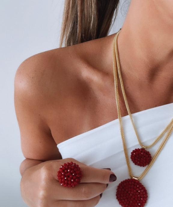 Colar Erida Red com pingente de contas vermelhas