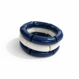 Trio de pulseiras de resina azul-marinho e off-white, três argolas empilhadas