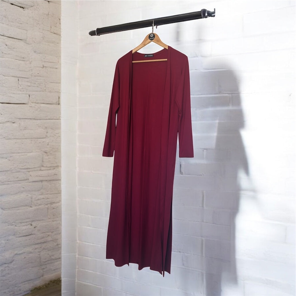 Cardigan longo bordô com frente aberta e decote em V, mangas longas