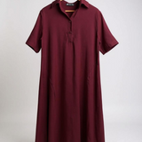 Vestido Fran bordô longo de botões, manga curta e gola polo