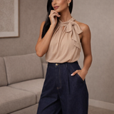 Calça jeans azul escuro Viviana de perna ampla, cintura alta, com bolsos frontais