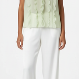 Blusa verde clara sem mangas com babados em camadas na frente e decote V