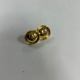 Par de brincos dourados Luma com duas esferas separadas, formato circular