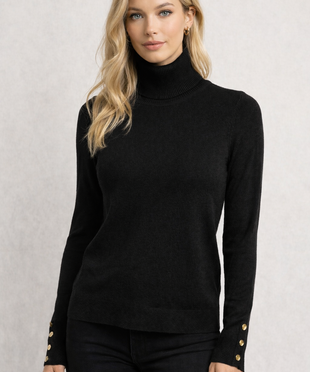 Blusa de tricô preta com gola alta e mangas longas, punhos com botões dourados