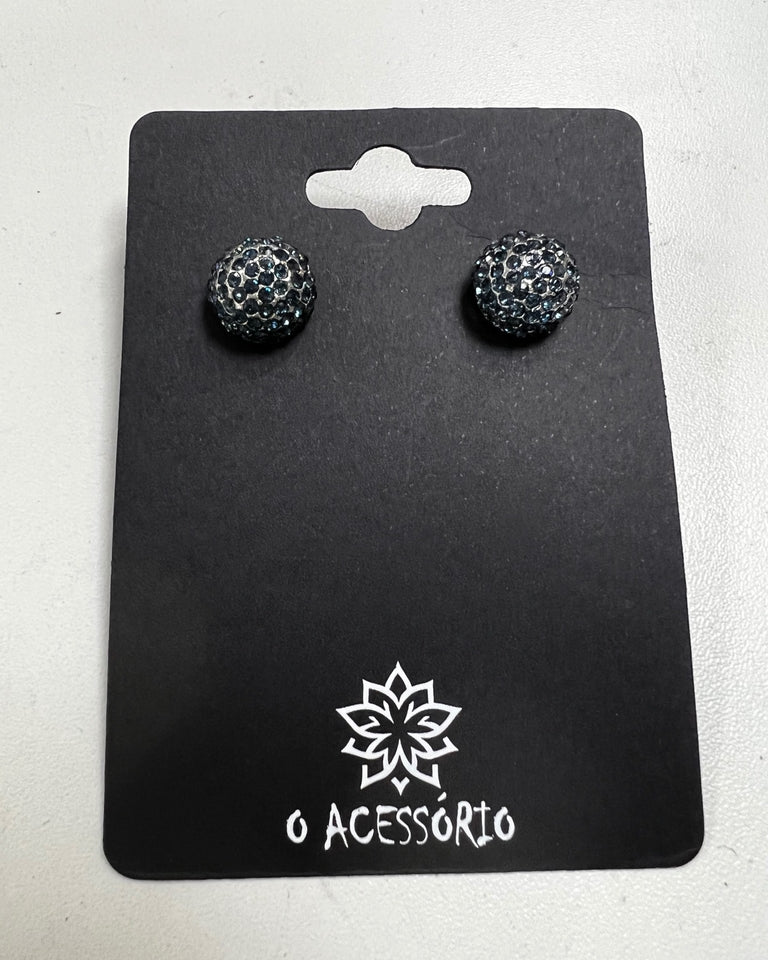 Par de brincos de bolinha com brilho, cor escura, fecho de haste