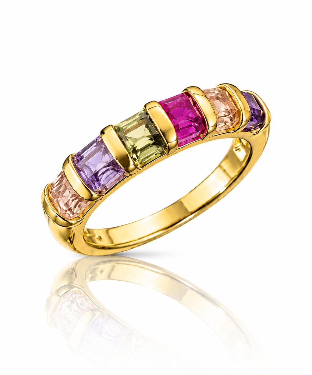 Aliança dourada com zircônias coloridas em faixa (roxo, verde e rosa)