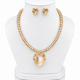 Conjunto colar com pedras douradas e pingente coração dourado, brinco coração dourado