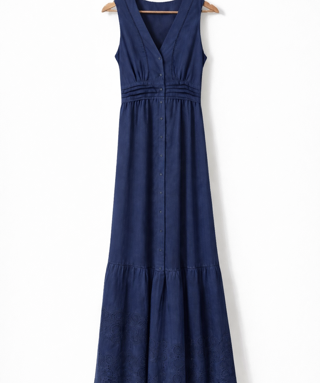 Vestido longo marinho sem mangas, decote V com botões e barra babada