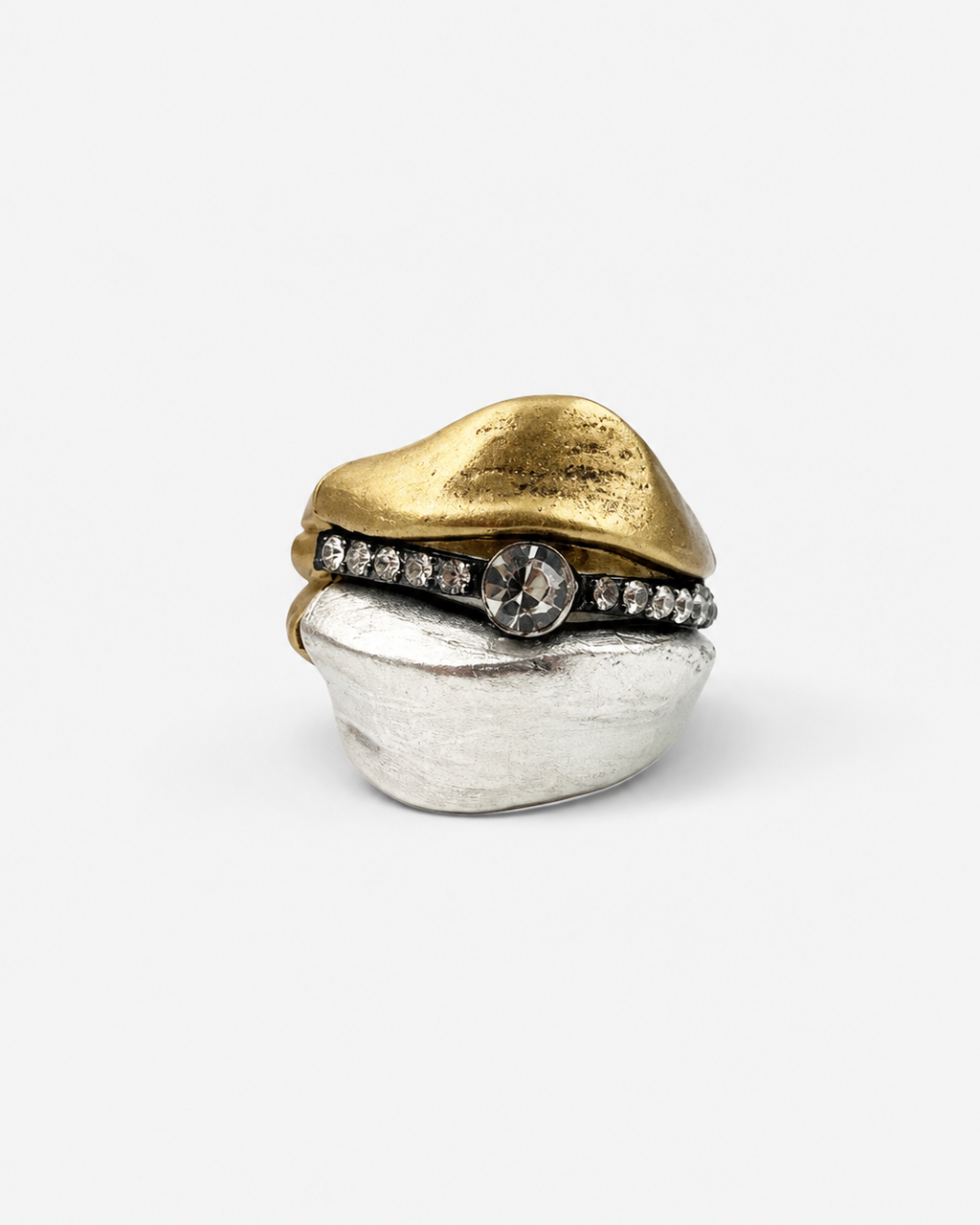 Anel Lígia com pedra cinza e faixa prateada com zircônias, topo dourado