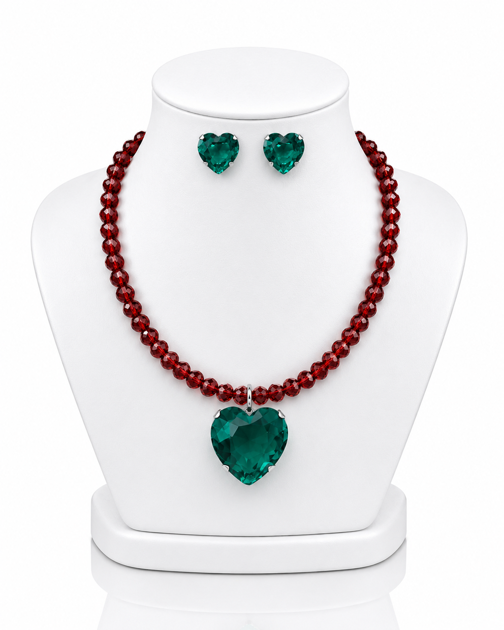 Conjunto de colar e brincos de coração verde com contas vermelhas