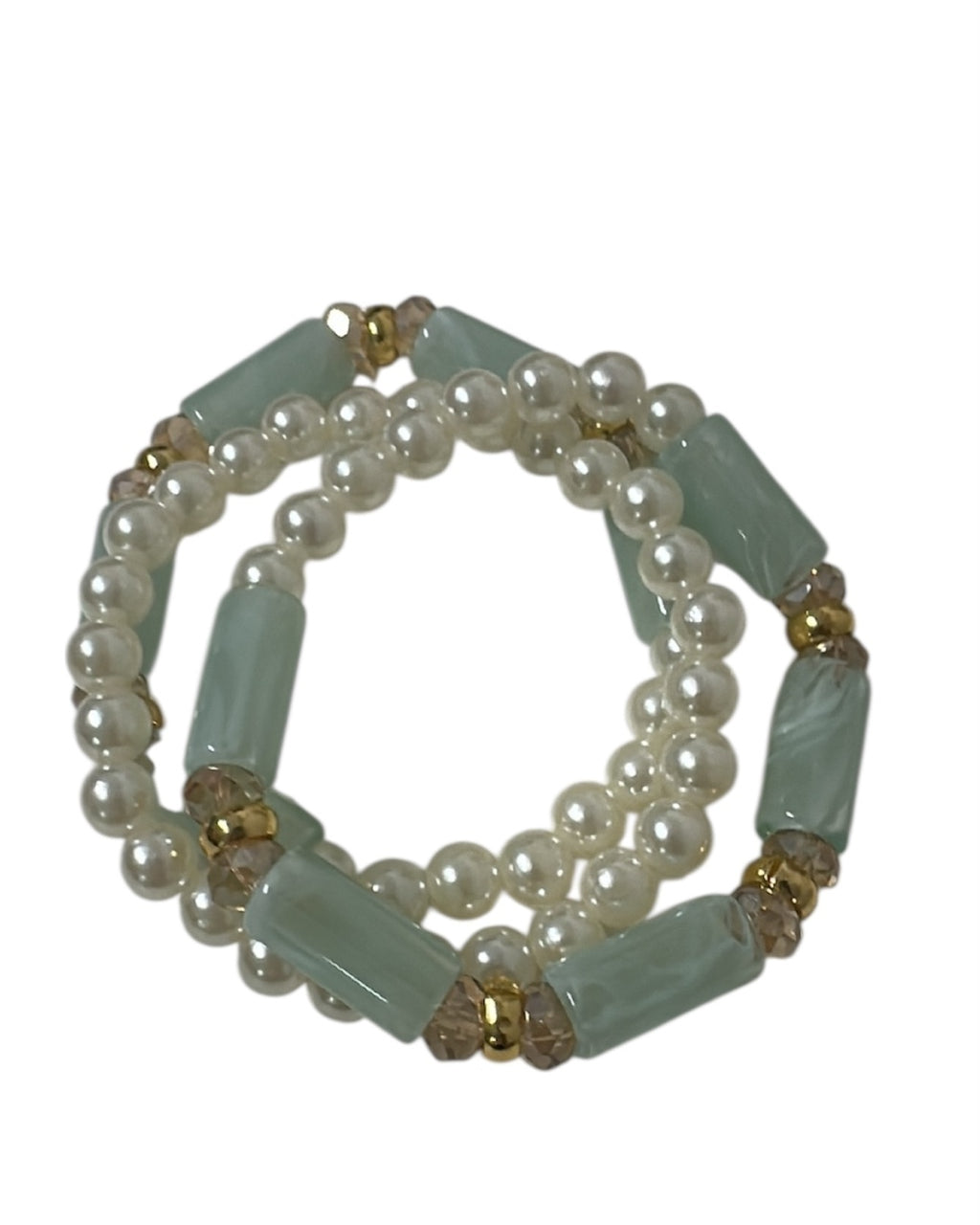 Pulseira de pérolas com contas retangulares verde-água e detalhes dourados
