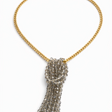 Colar Ana Elisabeth com corrente dourada e pingente oval de cristais transparentes