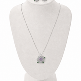 Conjunto de colar e brinco Begônia prateado com pingente de flor lilás e detalhes verdes