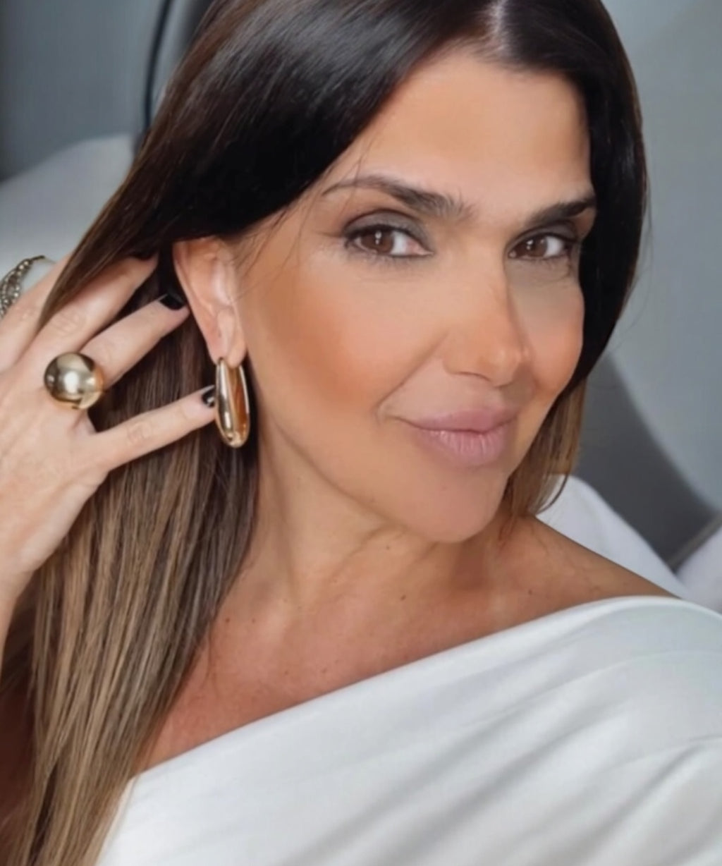 Brinco Nala Gold dourado com argola e esfera