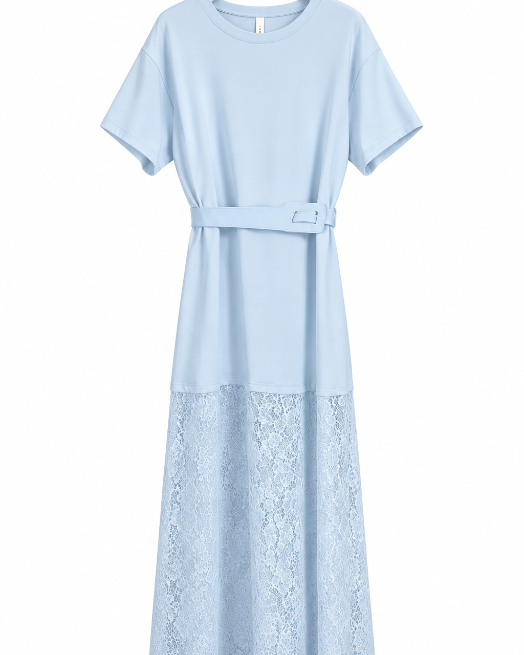 Vestido Maria Bruna azul-claro, com mangas curtas, cinto e barra longa de renda