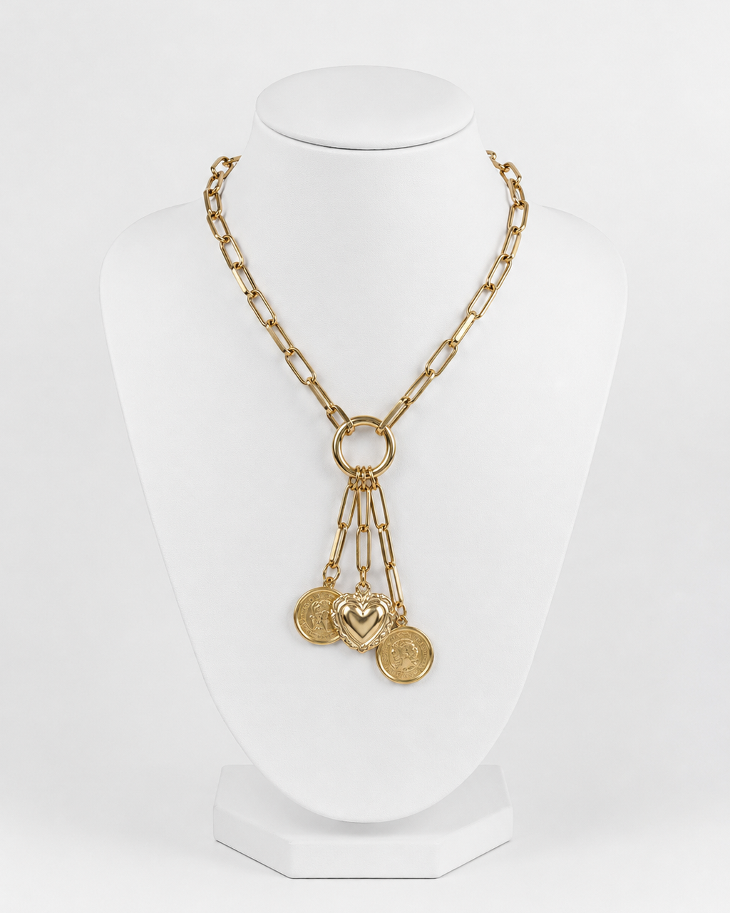 Colar Domenica dourado com corrente em elos e pingente com trio de medalhas