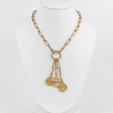 Colar Domenica dourado com corrente em elos e pingente com trio de medalhas