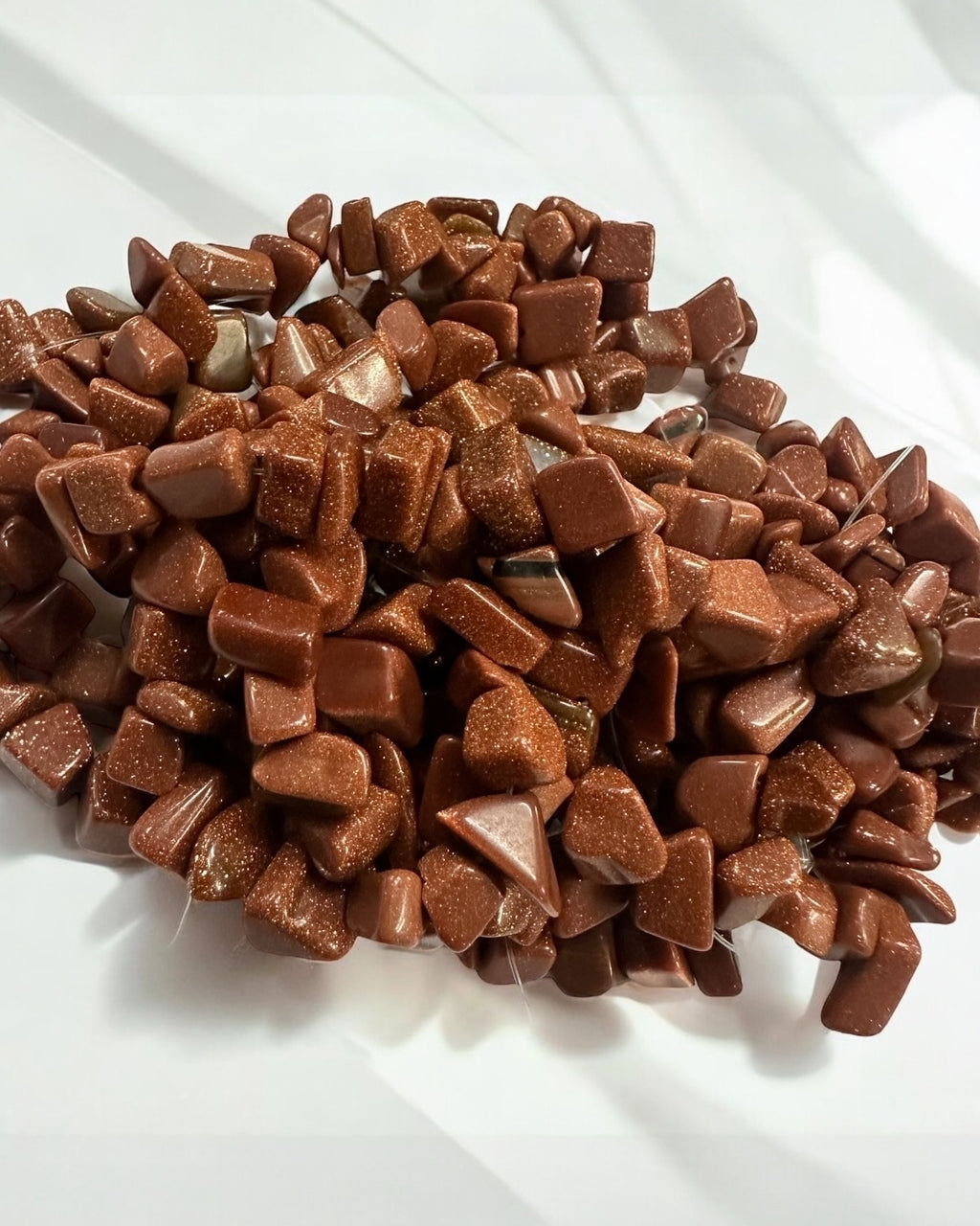 Colar Estrela de Maria com corrente de pedras marrons facetadas e brilho
