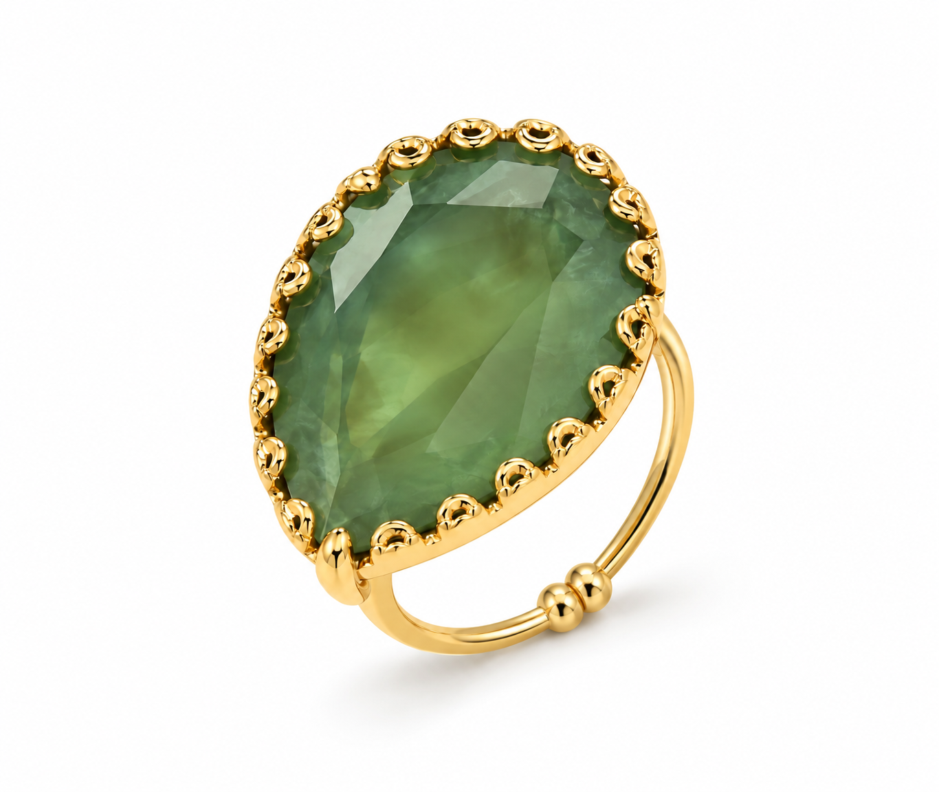 Anel Letícia dourado com pedra oval verde e aro com esfera na base