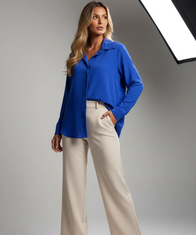 Camisa Barbarela Lazuli azul de manga longa, gola e botões frontais