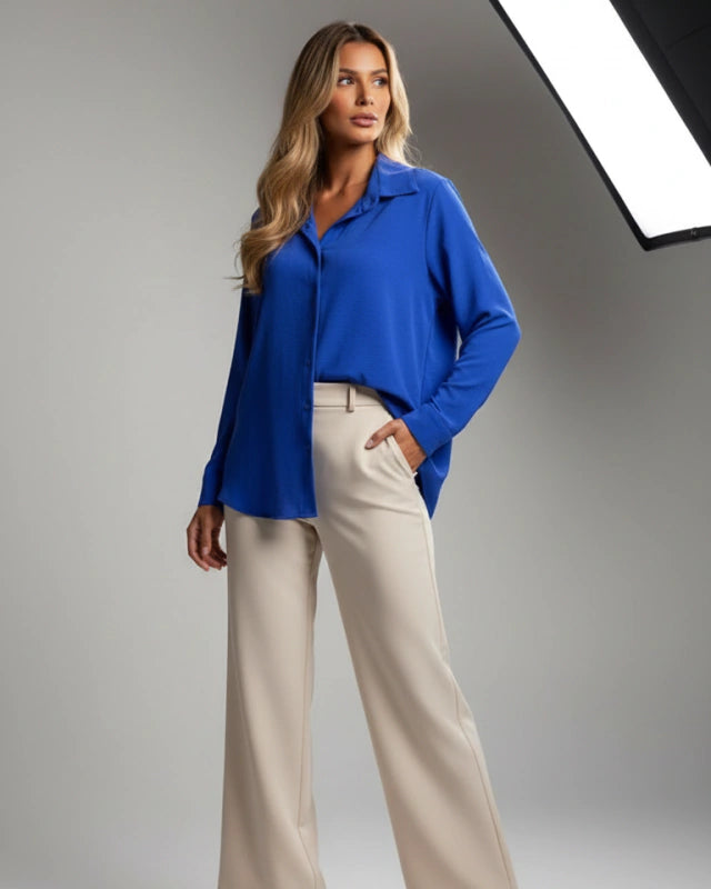 Camisa Barbarela Lazuli azul de manga longa, gola e botões frontais