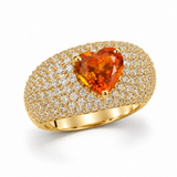 Anel Love glam dourado com pedra laranja em formato de coração e pavê de cristais