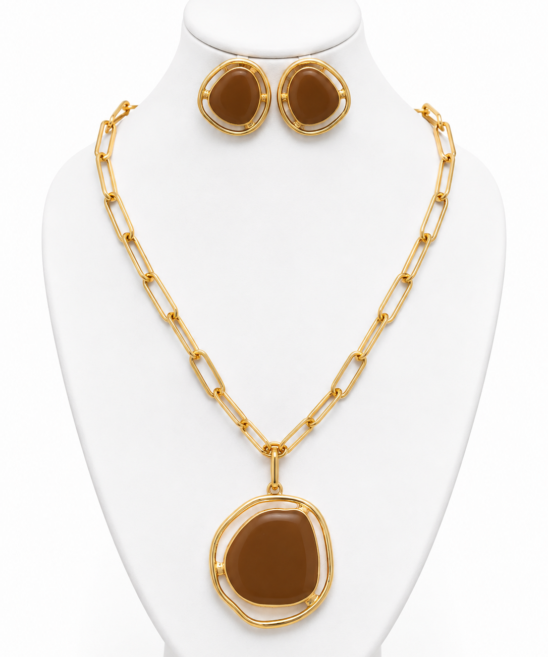 Conjunto de colar e brincos com pingente oval marrom e elos dourados