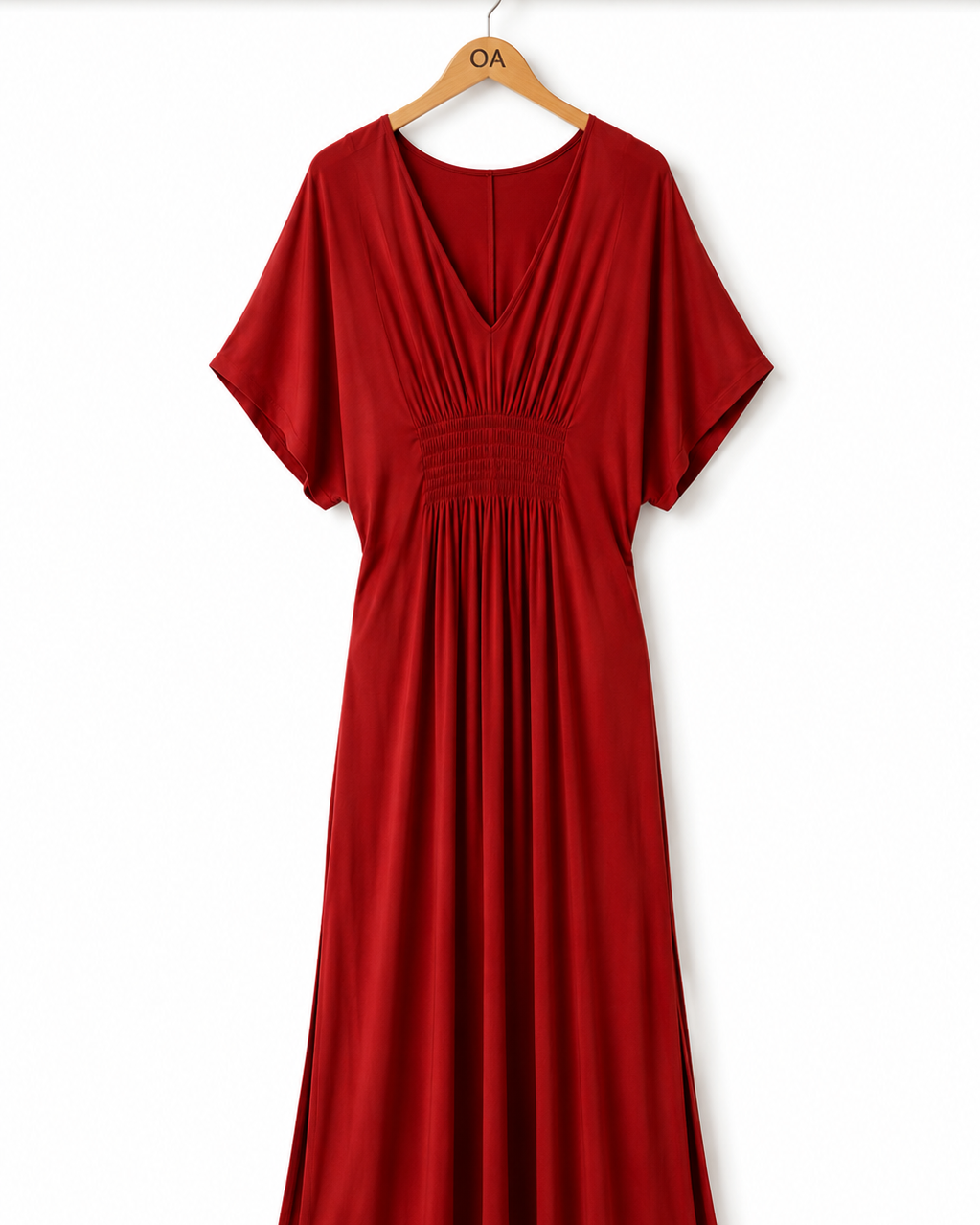 Vestido Iolanda vermelho queimado com decote V e franzidos na cintura, mangas amplas.