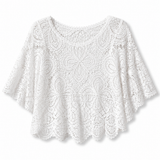 Blusa de renda branca com manga curta e bordado floral, gola redonda