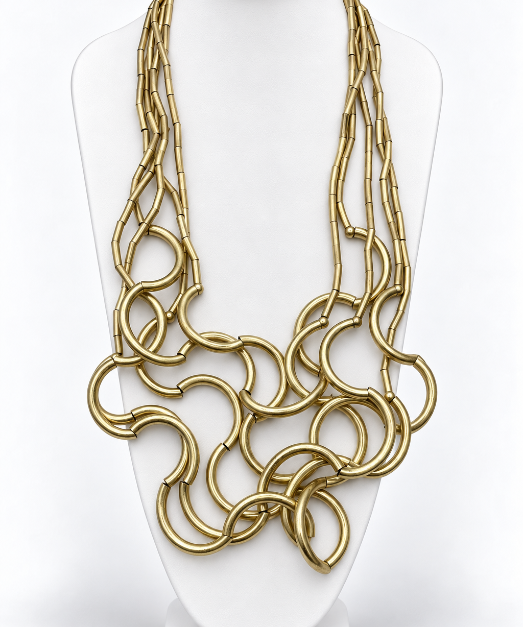 Colar Bolena maxi longo dourado, correntes com elos grandes e anéis circulares