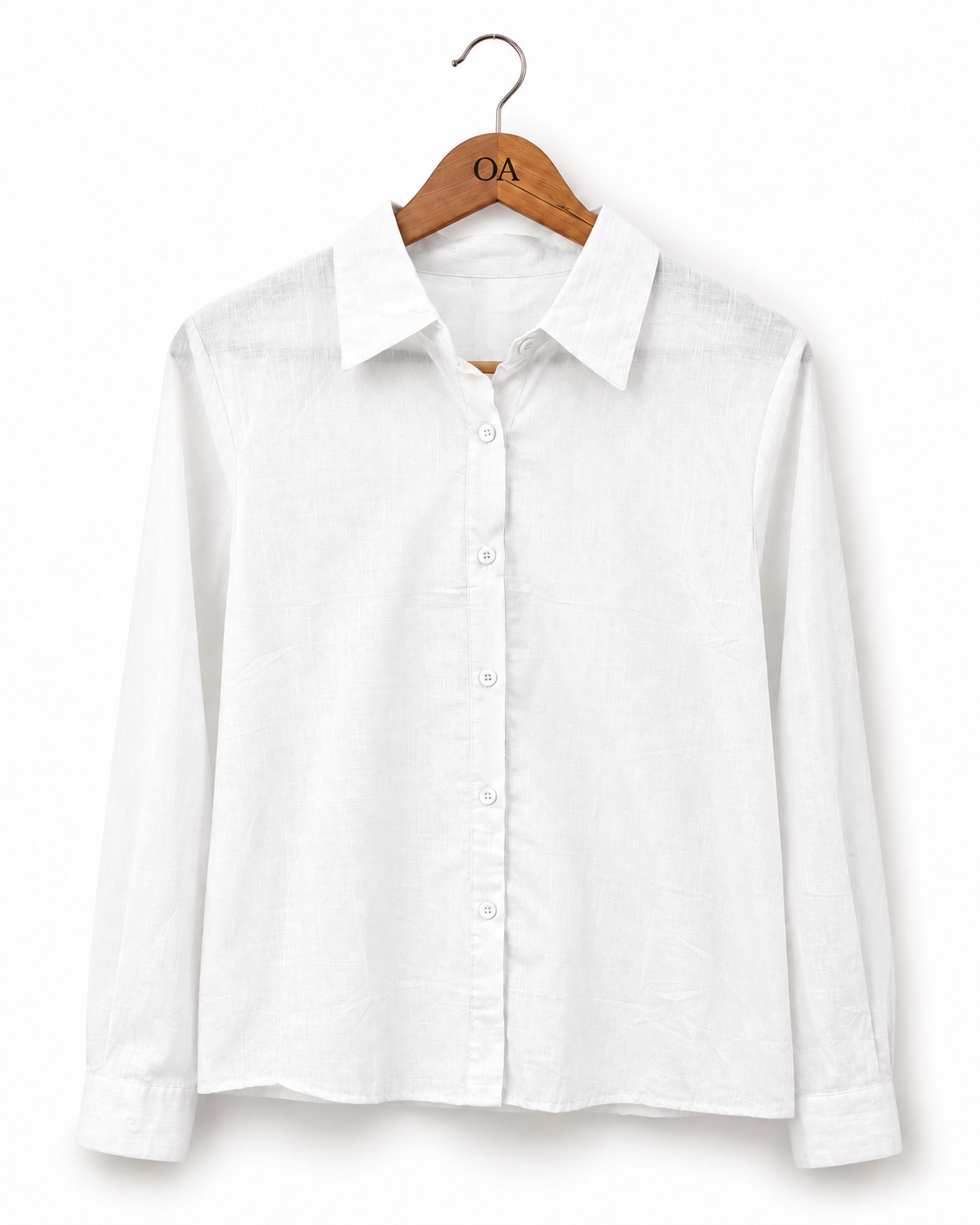 Camisa branca de linho, manga longa, botões frontais e gola