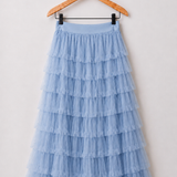 Saia de tule azul clara com camadas em babados e cós elástico