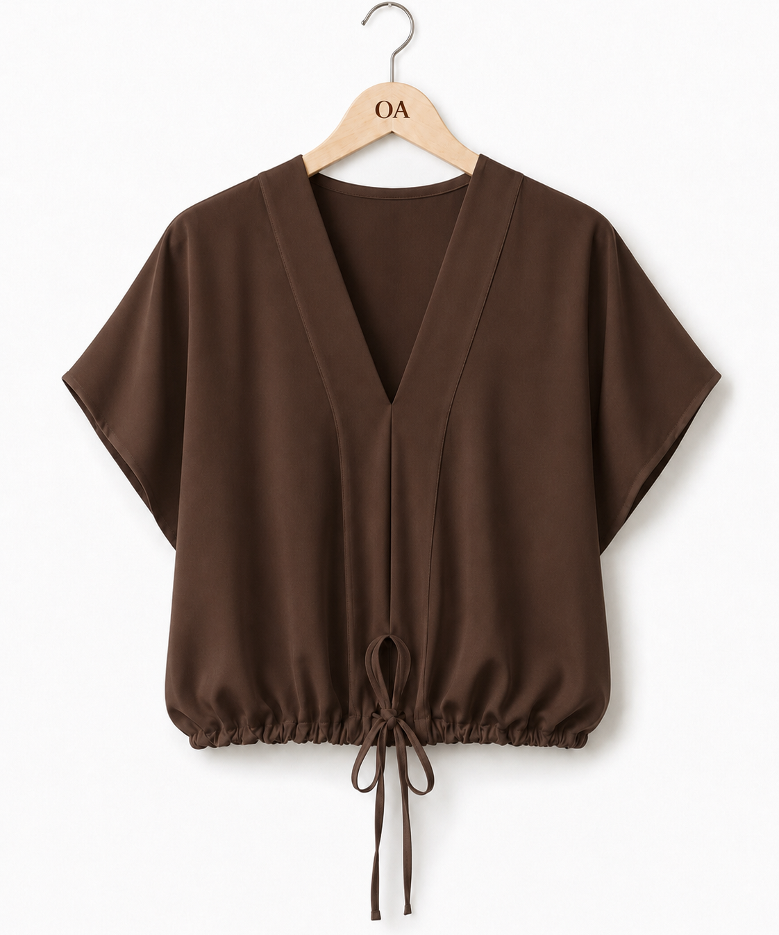 Blusa marrom de decote V, manga curta ampla e barra elástica com cordões