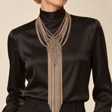 Colar Louvre dourado em camadas, com pingente rendado e franjas