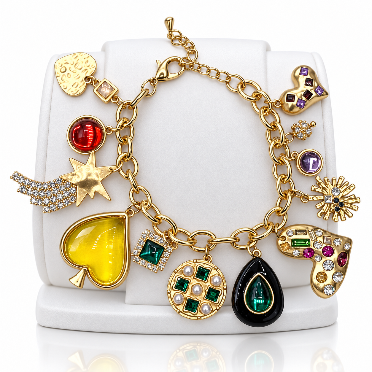 Pulseira dourada com pingentes coloridos e pedras, corrente de fecho